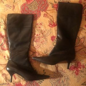 Black kitten heel boots (Joan and David)